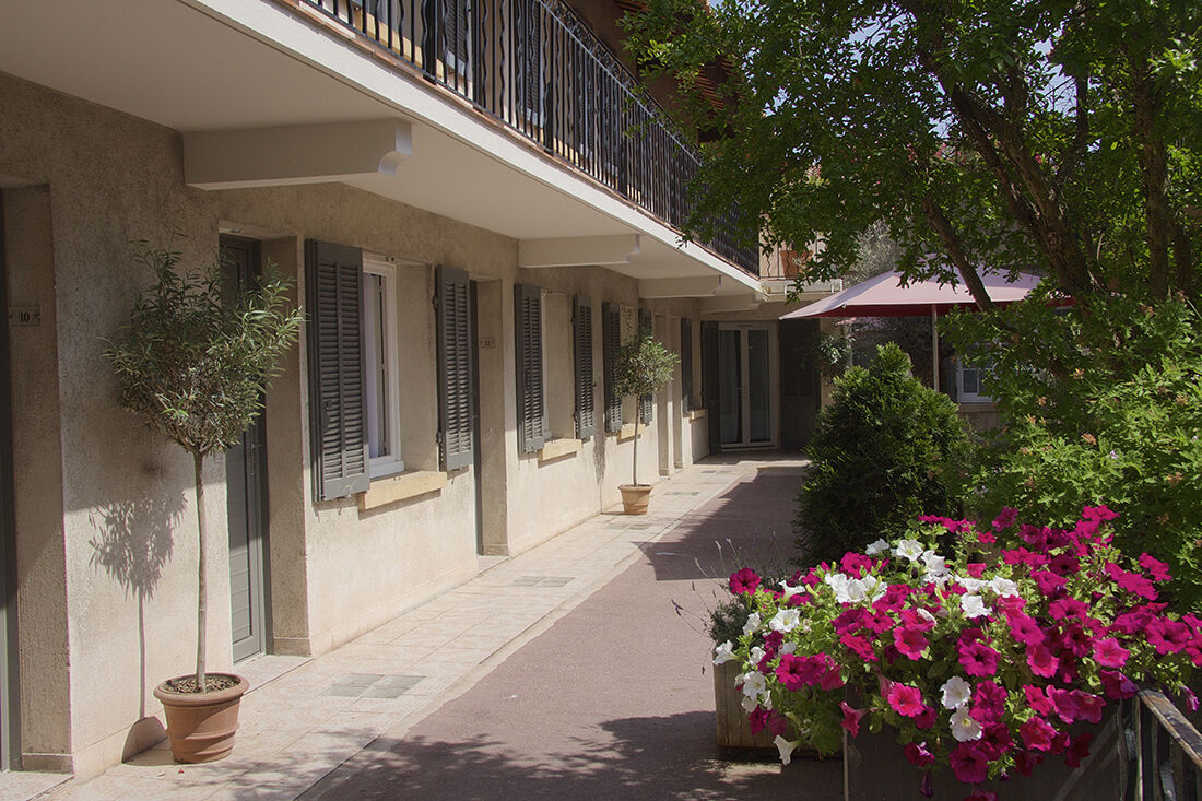 Le Concorde Hotell Aix-en-Provence Exteriör bild